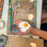 Escola d'estiu d'art (fang, joies, pintura, etc).