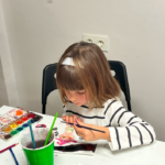 Classe d'art i pintura per a nens.